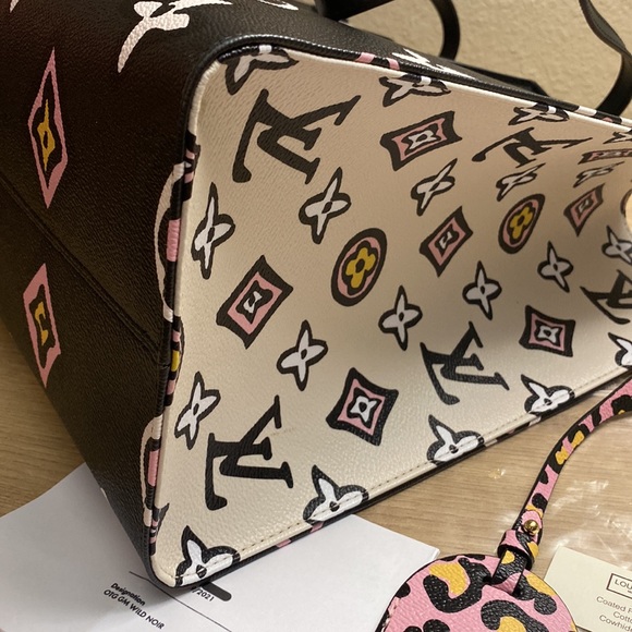 Louis Vuitton OnTheGo Wild At Heart GM Bag - Picture 12 of 16